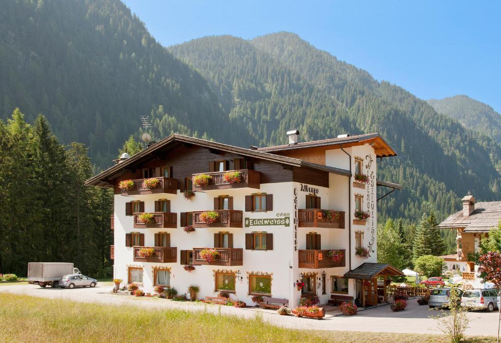 Cesa Edelweiss Living & Spa カンピテッロ・ディ・ファッサ エクステリア 写真