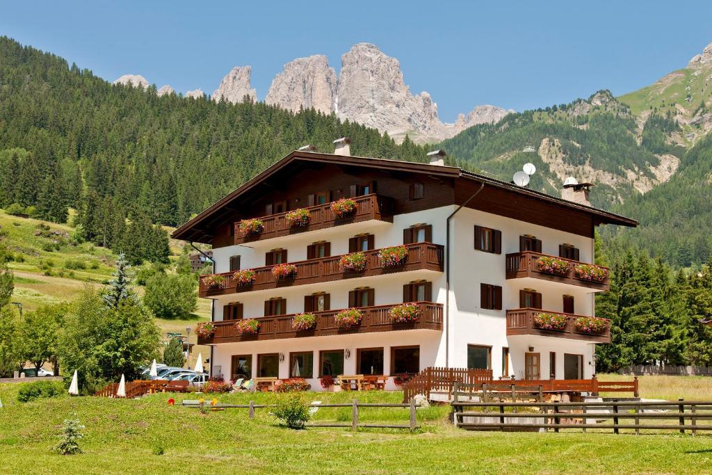 Cesa Edelweiss Living & Spa カンピテッロ・ディ・ファッサ エクステリア 写真